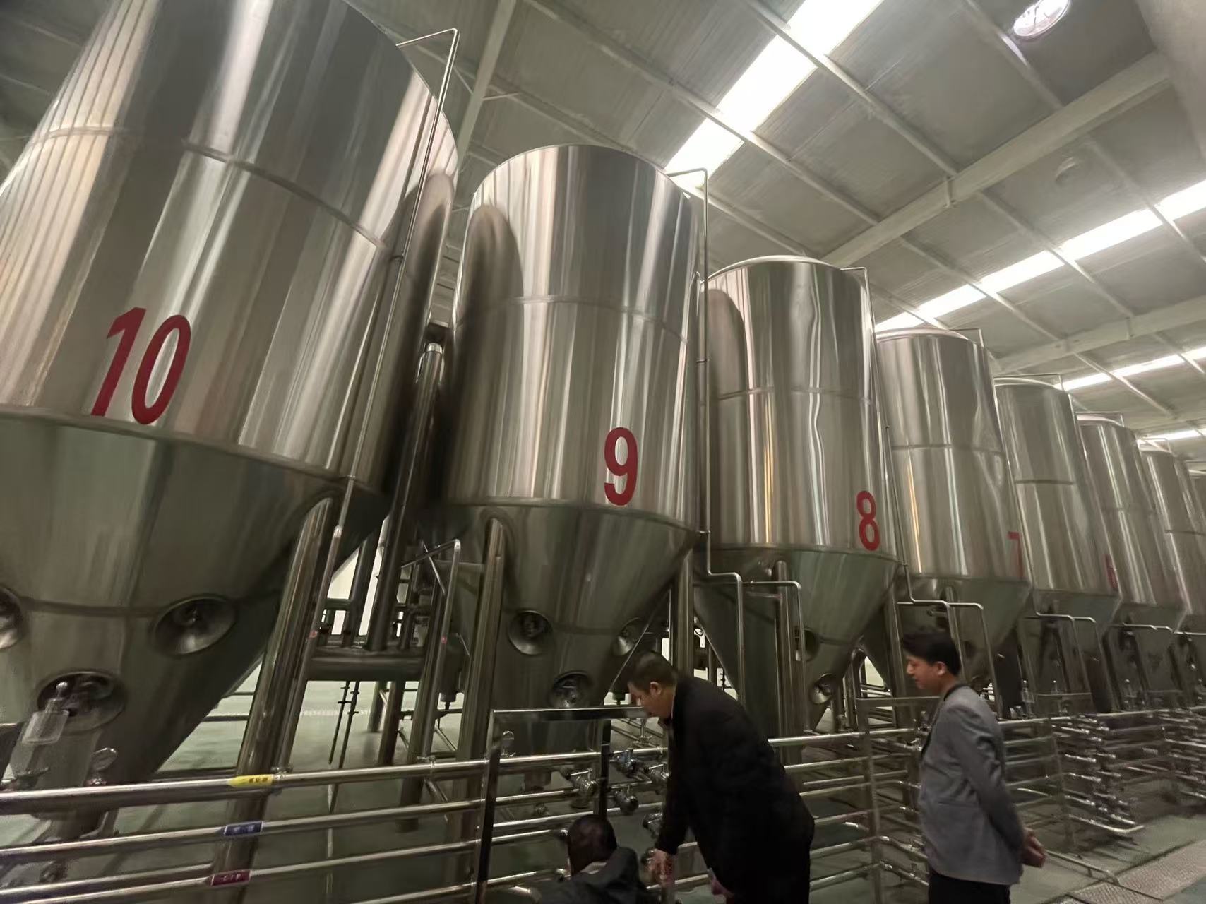 镇远精酿啤酒设备厂—平面布置、设备设计、制造、调试、培训等一条龙服务